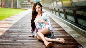 箱中女未删减海报