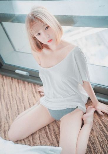 又大又粗的大鸡巴戳洞国产海报